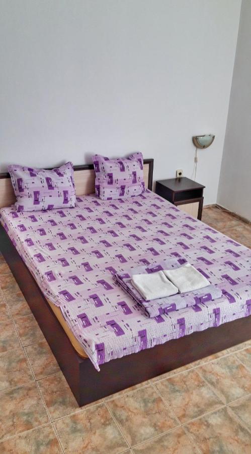Family Hotel Bohemi II Приморско Экстерьер фото